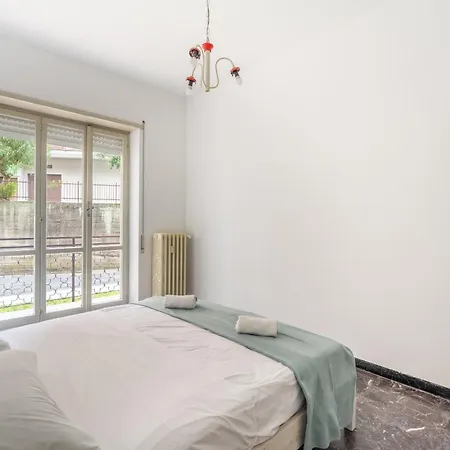 Apartman Bright Flat With Large Balcony, Near Marina dʼAndora