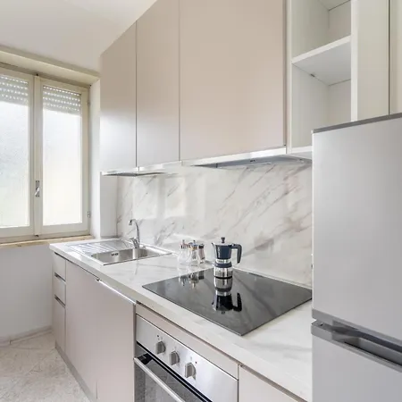 Bright Flat With Large Balcony, Near Marina dʼAndora