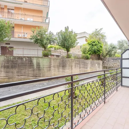 Apartman Bright Flat With Large Balcony, Near *