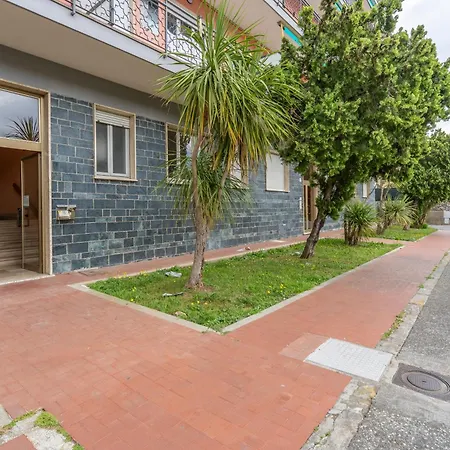 Apartman Bright Flat With Large Balcony, Near *