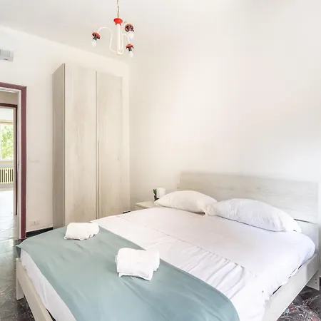 Apartman Bright Flat With Large Balcony, Near *