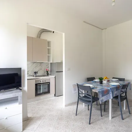 Bright Flat With Large Balcony, Near Marina dʼAndora
